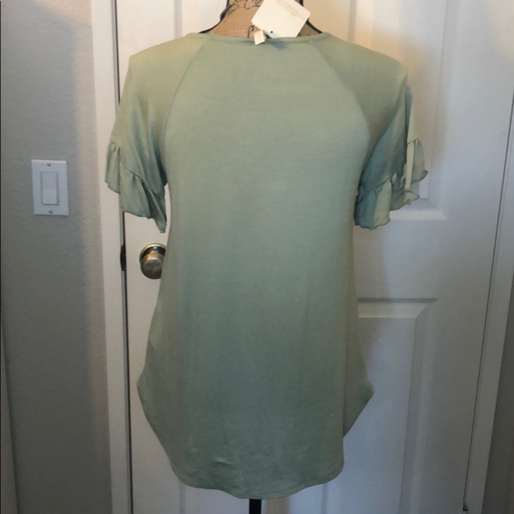 NEW short sleeve scoop neck sage green top - Picture 6 of 8